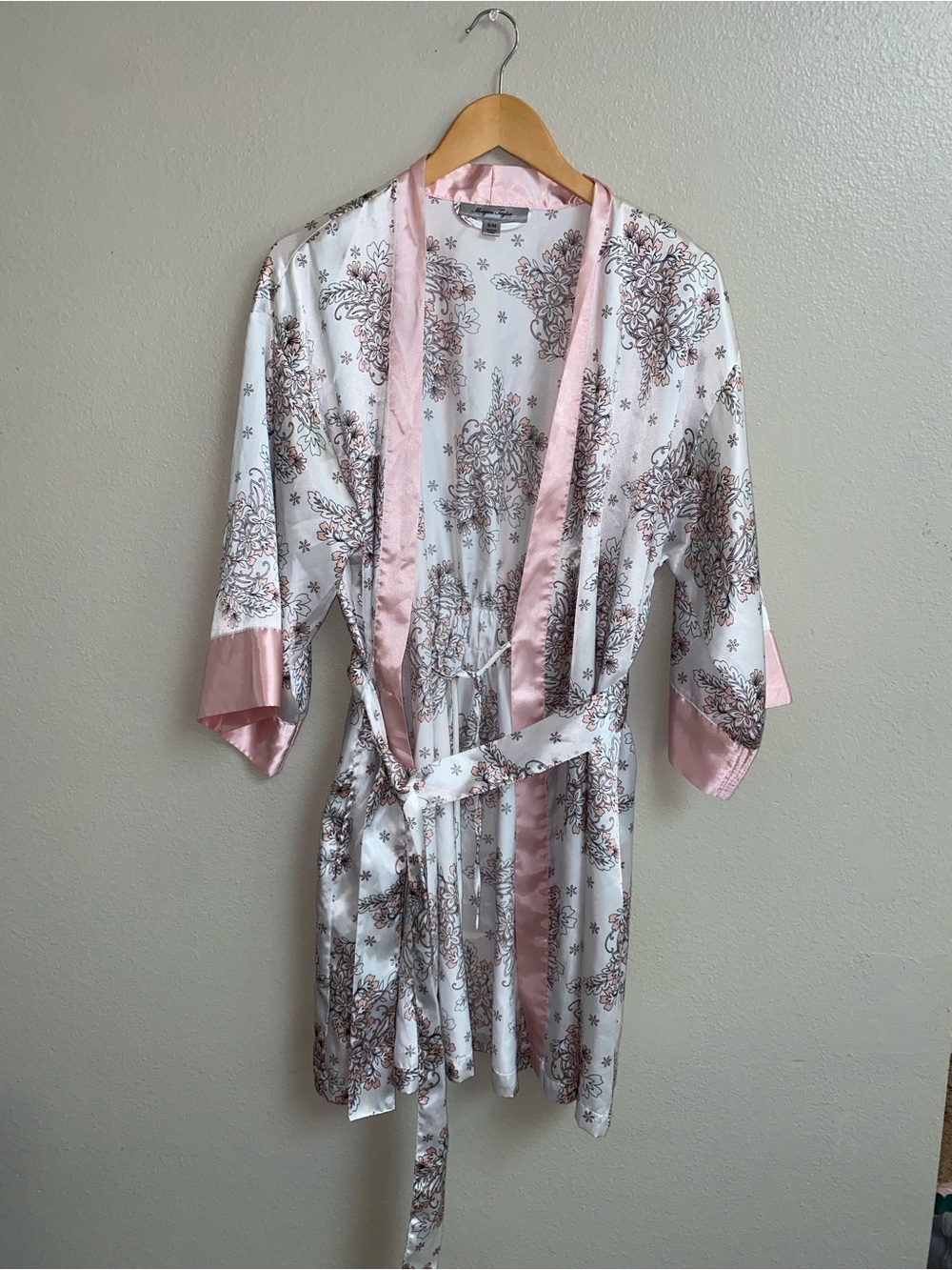 Morgan Taylor Silky Floral Robe | Bell Sleeves | Size Small